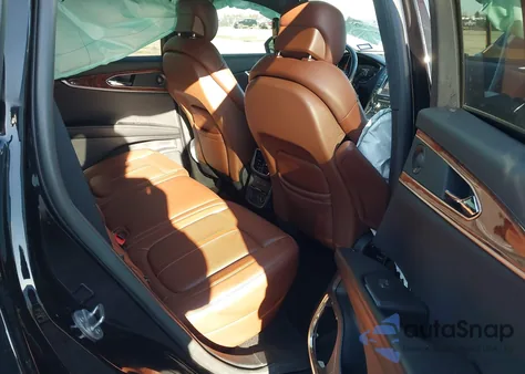 2019 Lincoln Nautilus Reserve z USA, uszkodzony, nr VIN 2LMPJ8LP3KBL45947